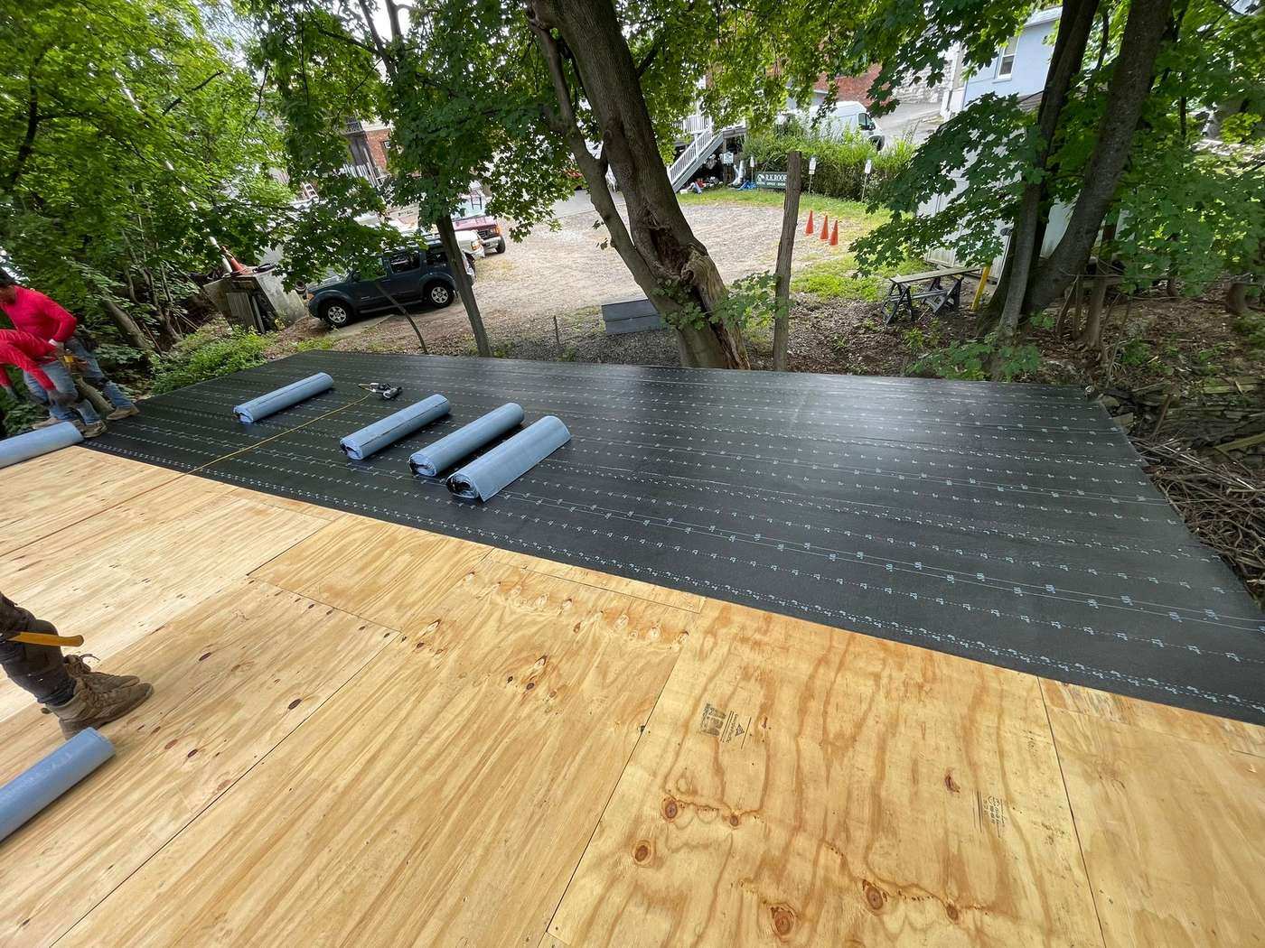 Modified bitumen flat roof base