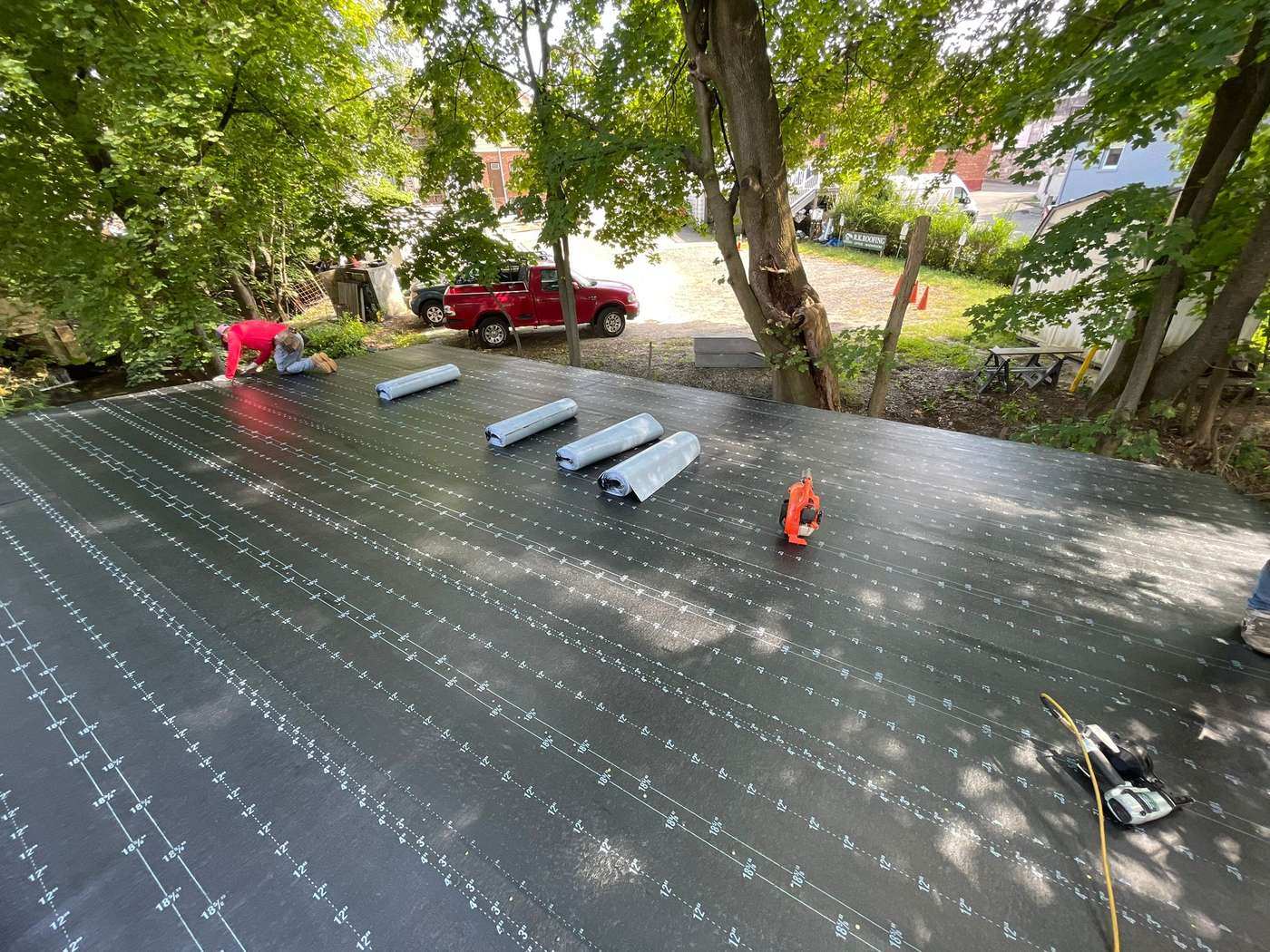 Flat roof membrane installation